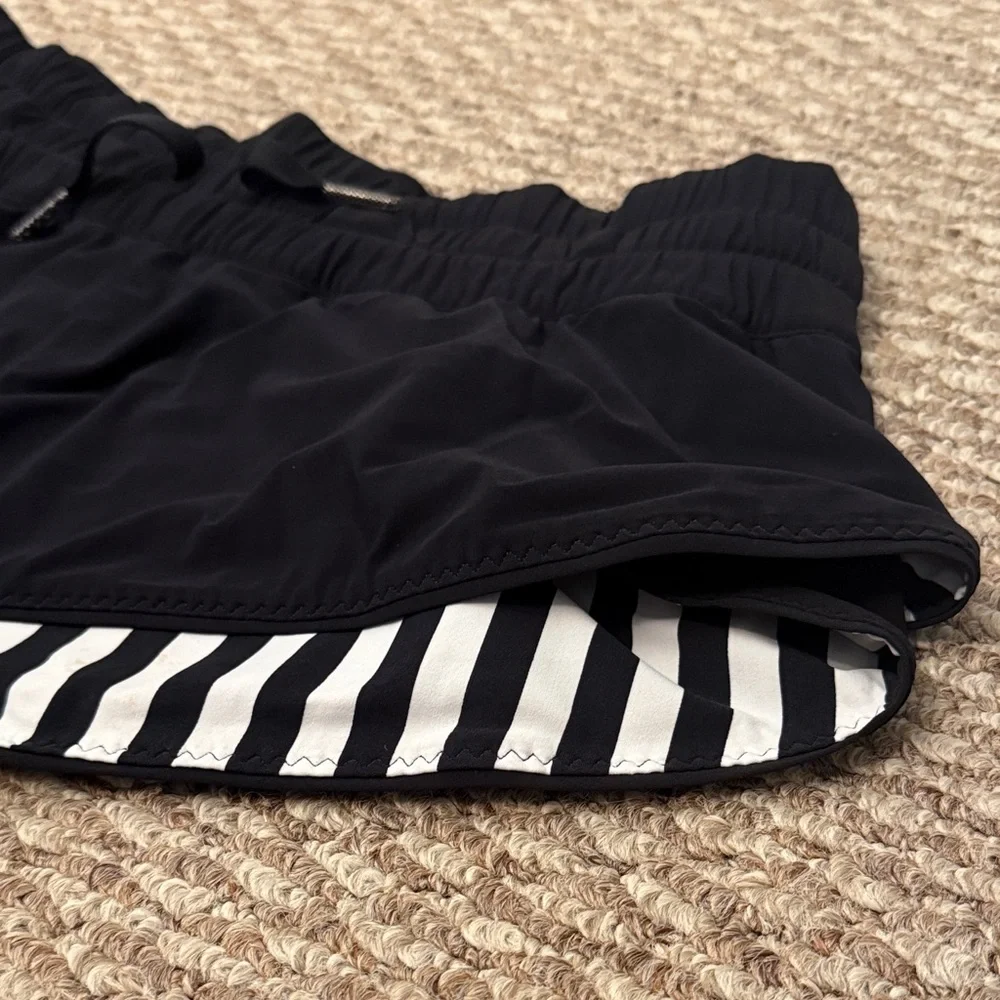 Lululemon Black and White Striped Shorts - Reversible Water Surf - Women's M 6/8 - Picture 2 of 8